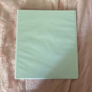 White 3 ring binder with double pockets